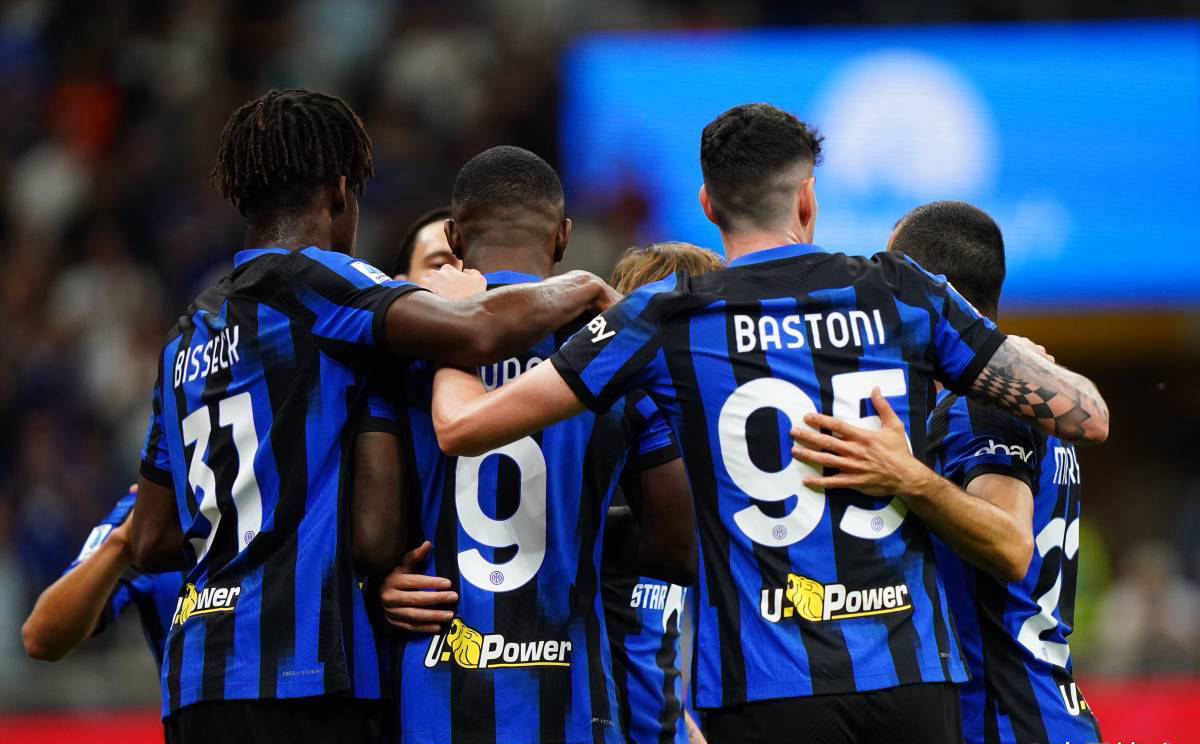 教练员及相 教练员及相