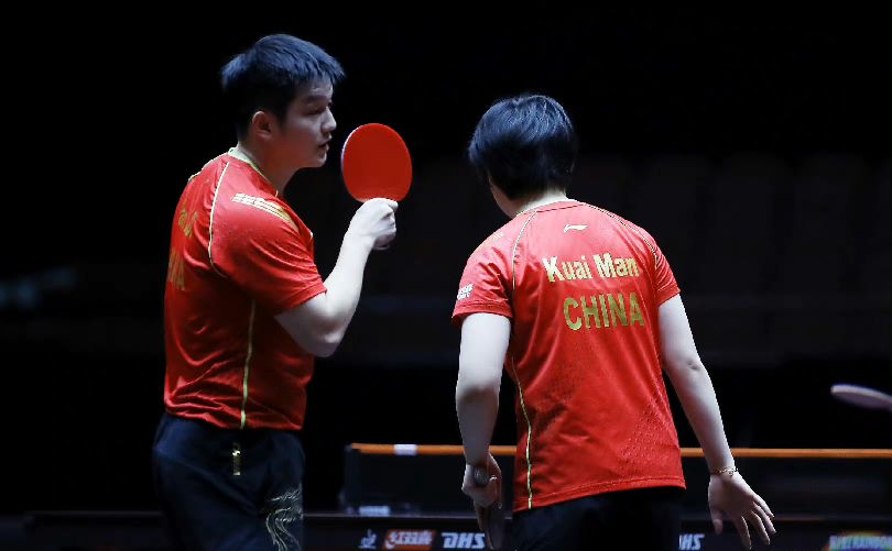 的背景下水 的背景下水